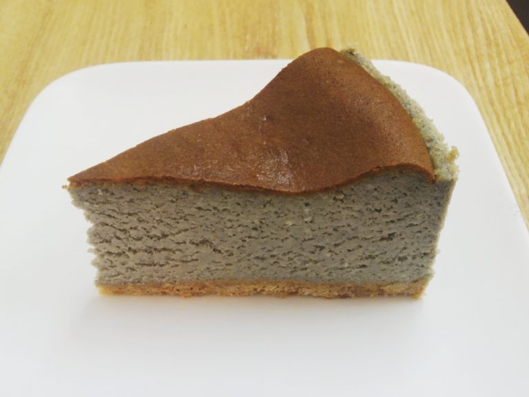 黒ごまチーズケーキ　480円