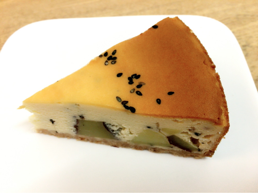 さつまいもとゴマのチーズケーキ　460円